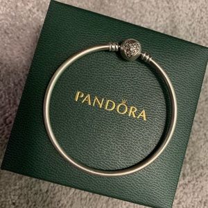 Pandora silver snowflake clasp bracelet